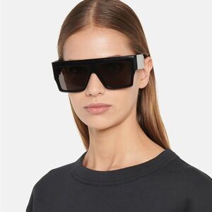 Chloe Stylish Black Oversized Sunglasses